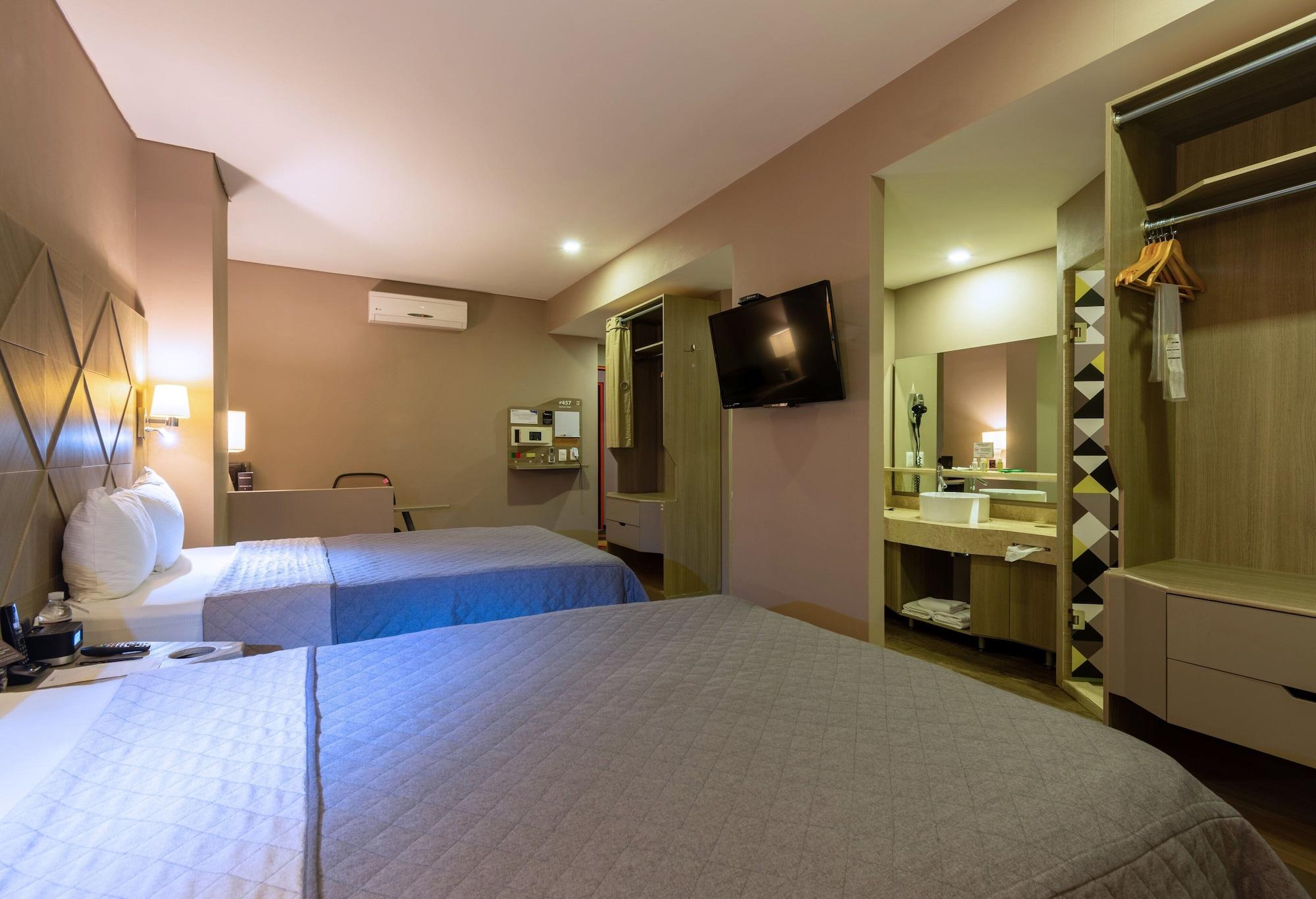 Hotel Glow Point - Mulza Леон Екстер'єр фото