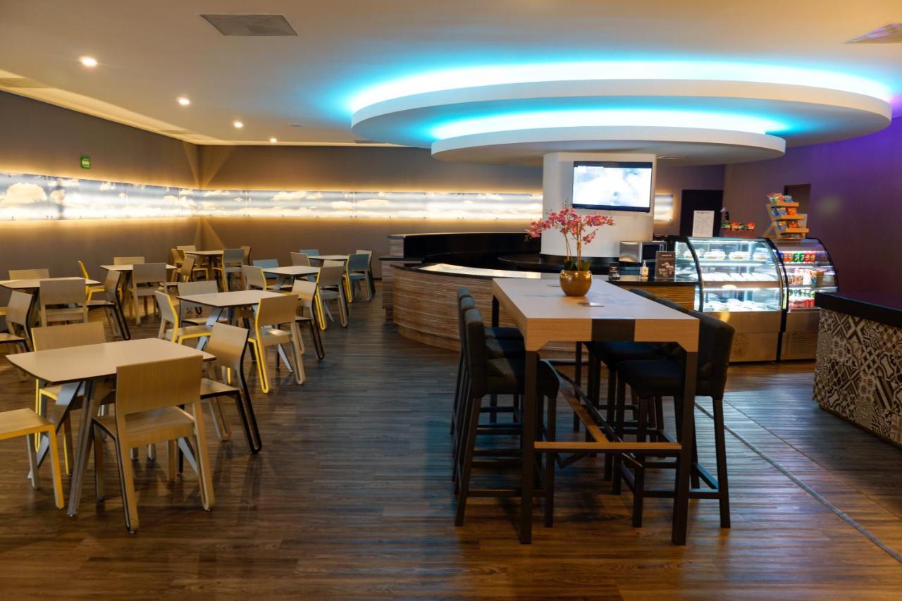 Hotel Glow Point - Mulza Леон Екстер'єр фото