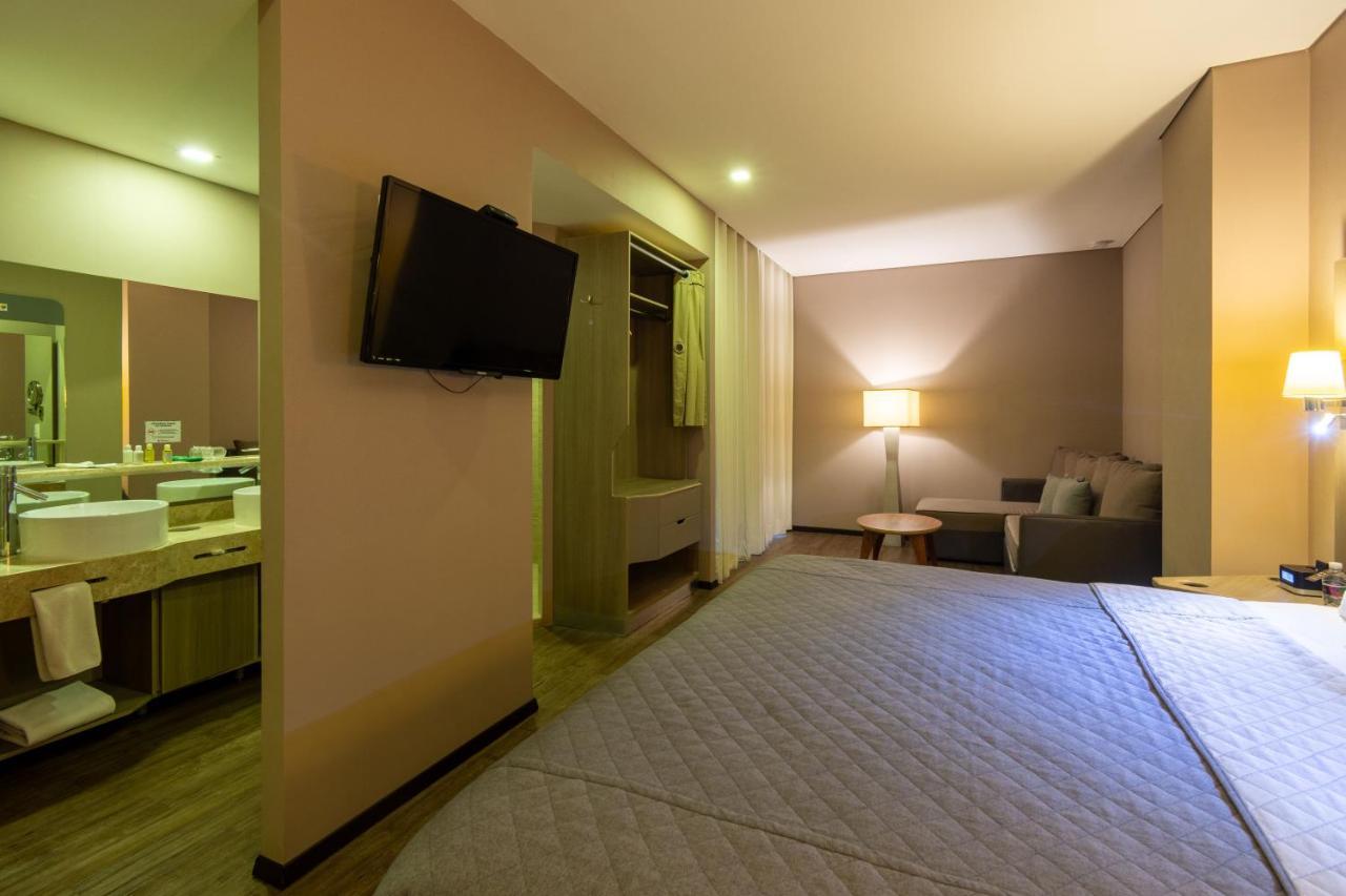 Hotel Glow Point - Mulza Леон Екстер'єр фото